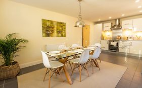 The Wellness Lodge- Gym, Table Tennis, Cinema, Parking And More!