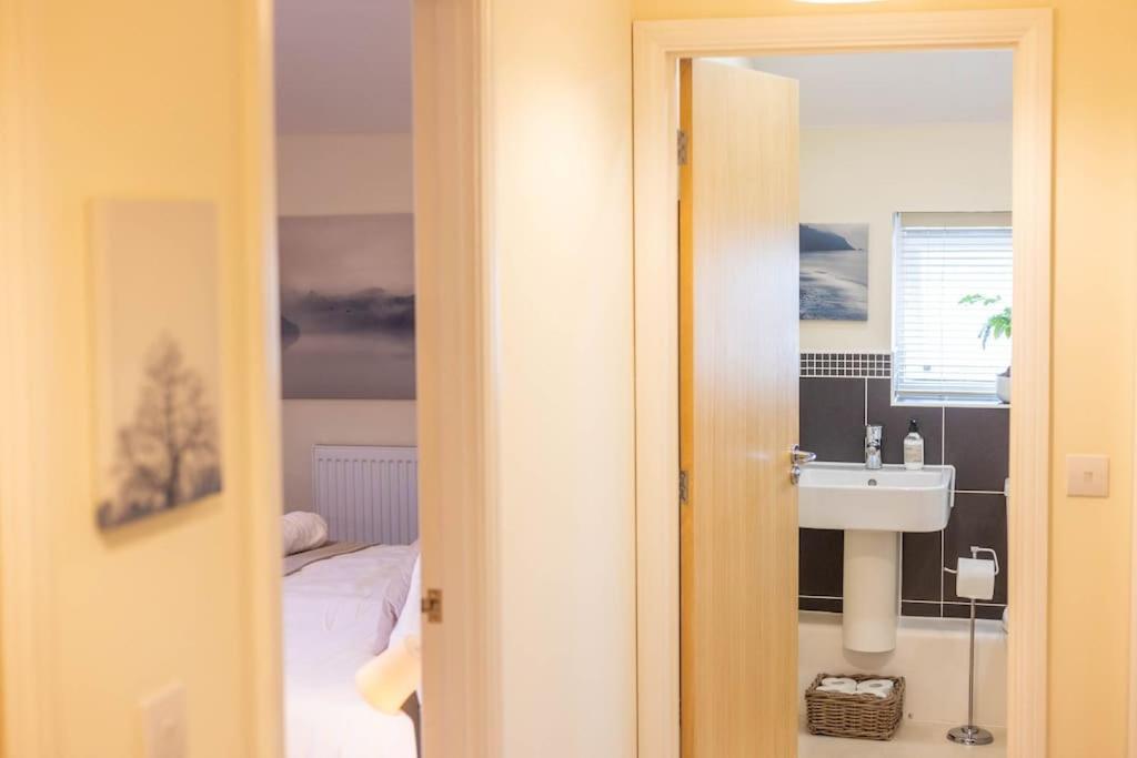 The Wellness Lodge- Gym, Table Tennis, Cinema, Parking And More! Bath Exterior foto